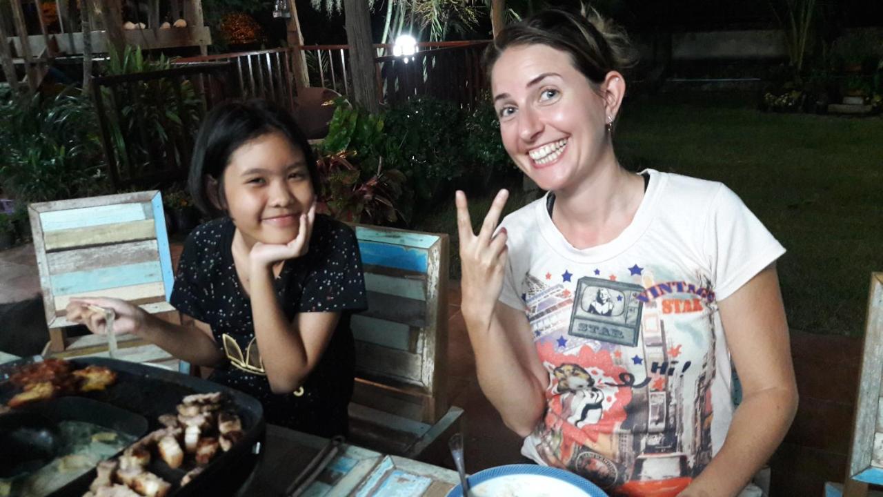 Plus Hostel Ayutthaya Ngoại thất bức ảnh