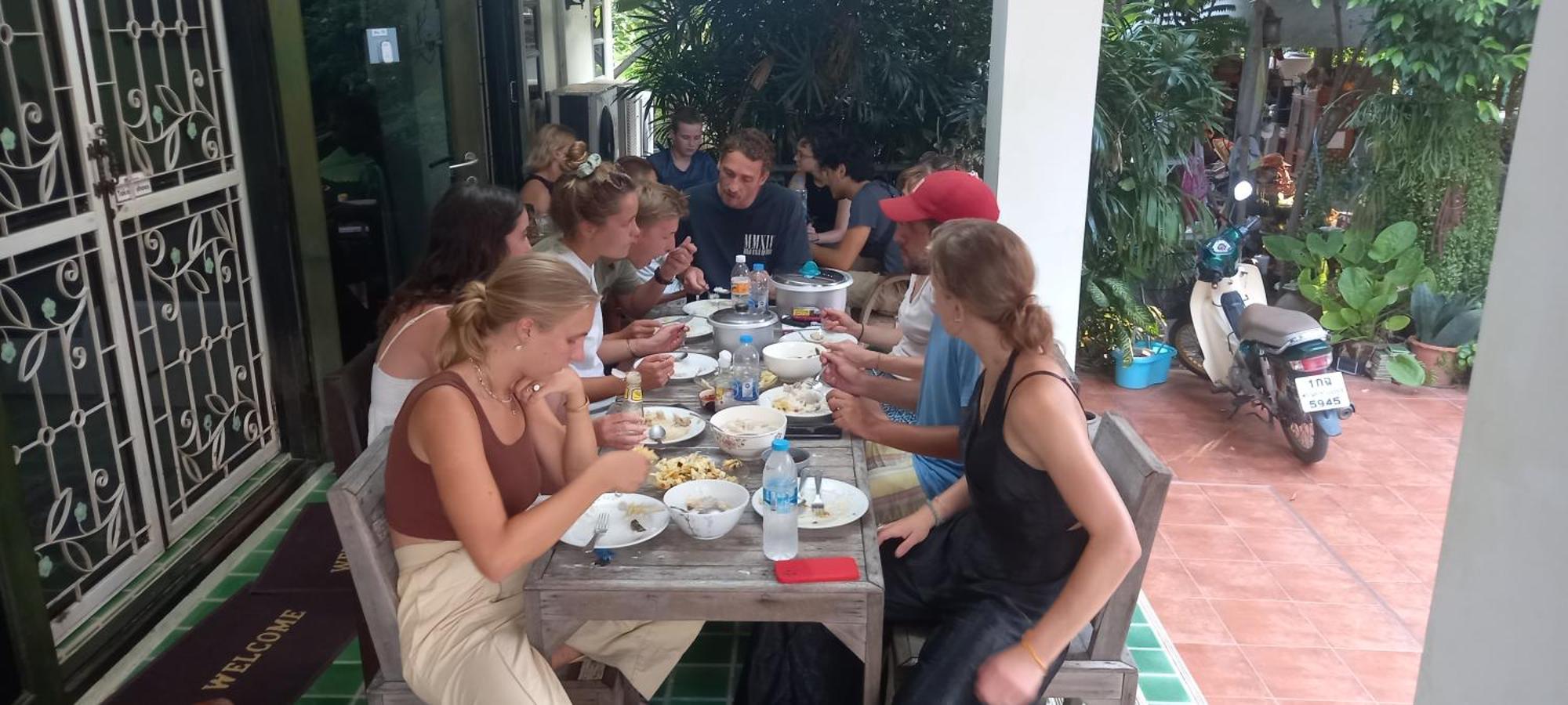 Plus Hostel Ayutthaya Ngoại thất bức ảnh