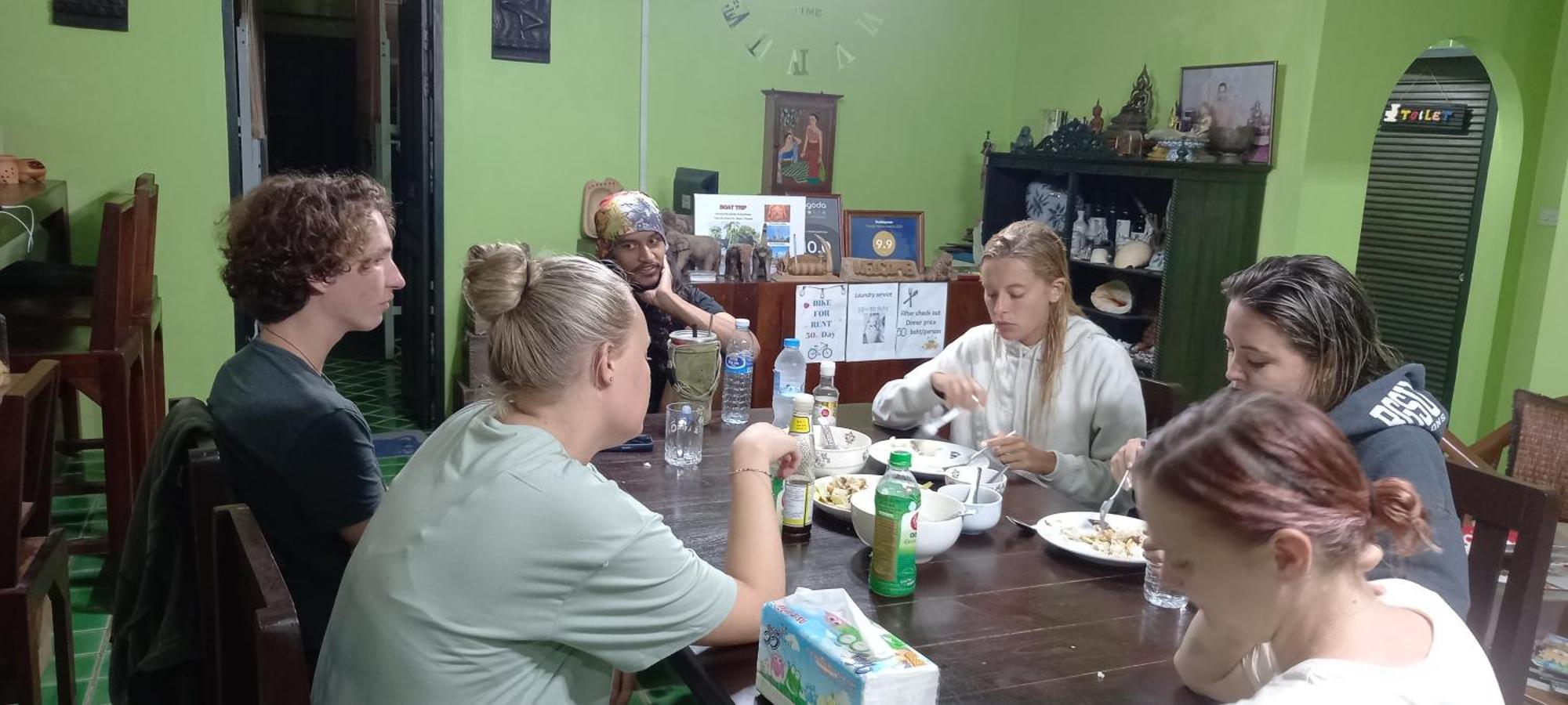 Plus Hostel Ayutthaya Ngoại thất bức ảnh
