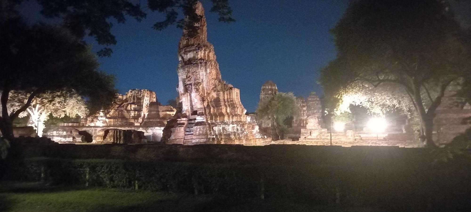 Plus Hostel Ayutthaya Ngoại thất bức ảnh