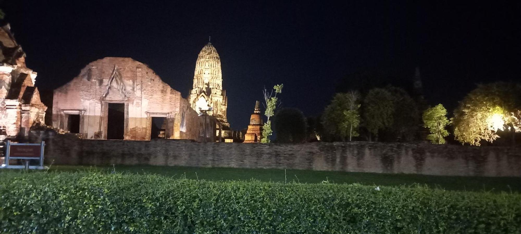 Plus Hostel Ayutthaya Ngoại thất bức ảnh
