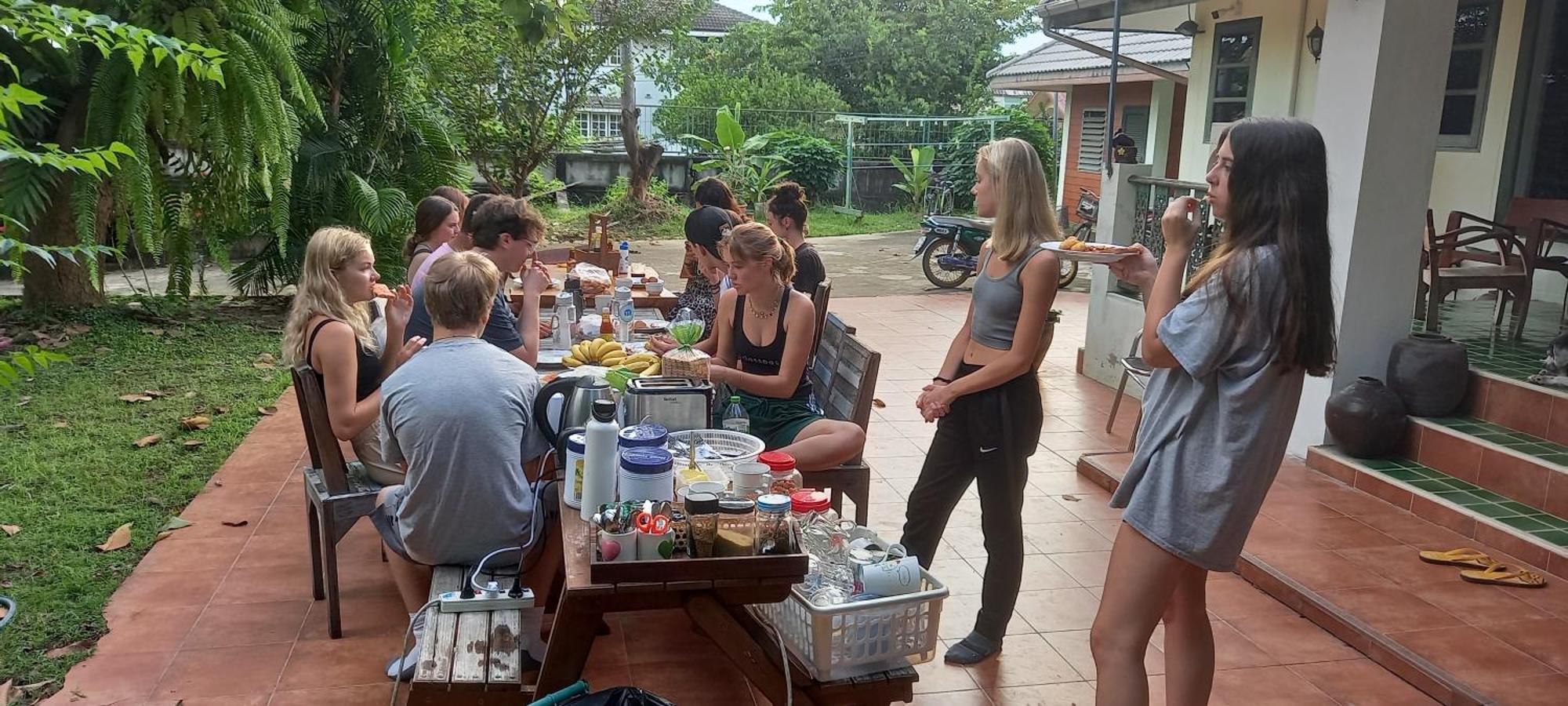 Plus Hostel Ayutthaya Ngoại thất bức ảnh