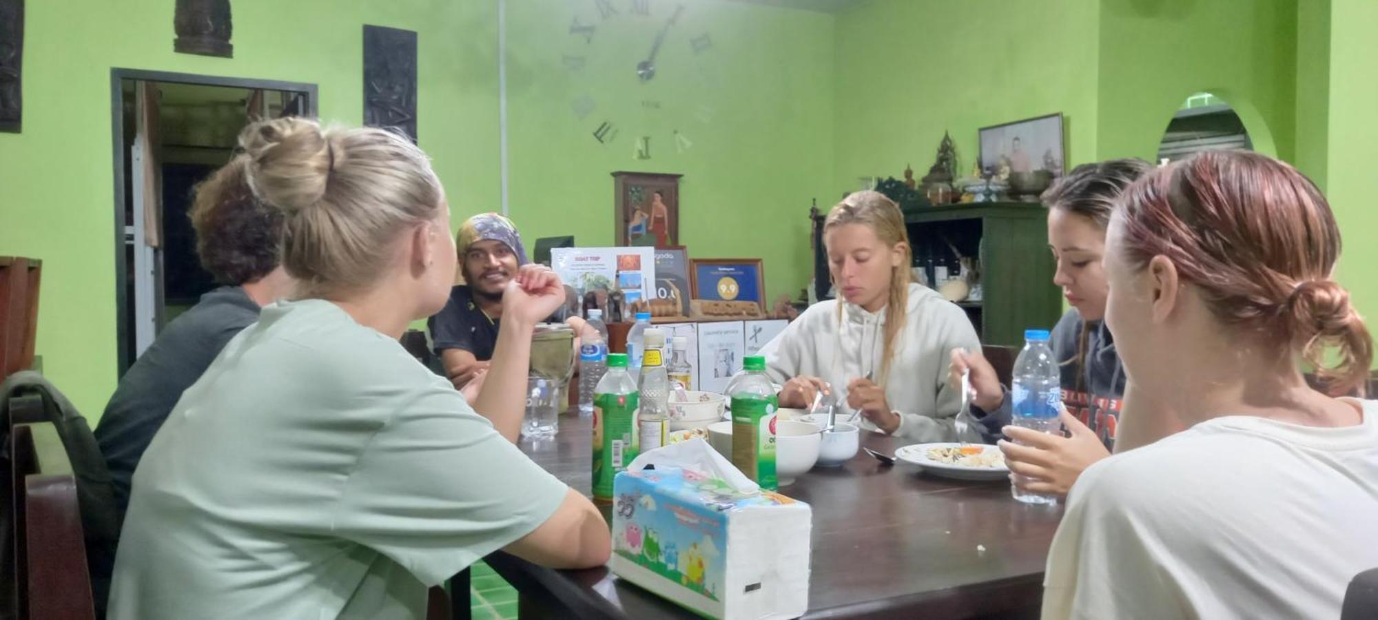 Plus Hostel Ayutthaya Ngoại thất bức ảnh