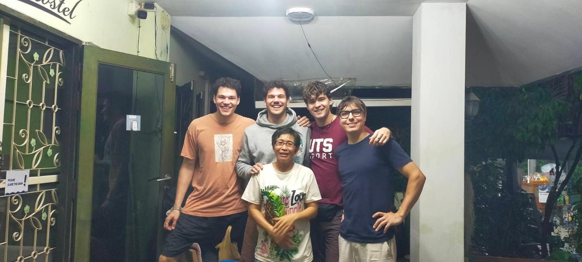 Plus Hostel Ayutthaya Ngoại thất bức ảnh